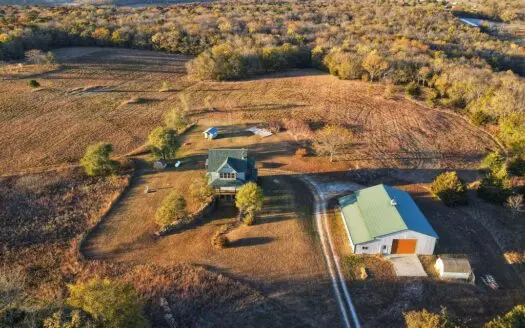 Country Home with Shop for Sale in Oskaloosa Kansas