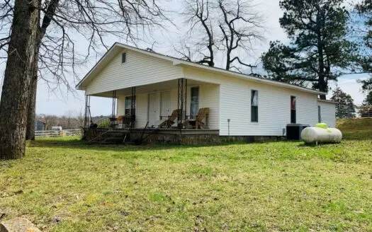 Farmhouse for Sale in Oxford, Arkansas