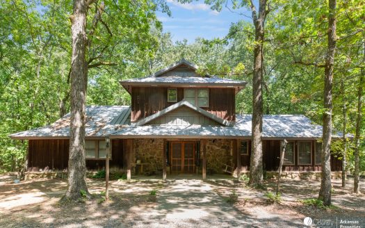Country Home in Mena