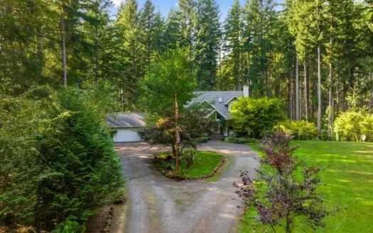 Country Home with Hot Tub for Sale in Battle Ground, Wa!