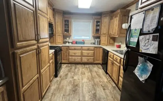 2/2 in city limits with nice covered carport