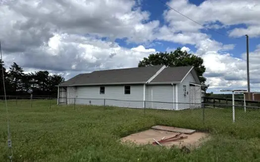 Country Home For Sale Near Carnegie, Oklahoma