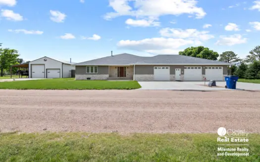 Luxurious 5-Bed, 4-Bath Retreat with Gun Vault in Rural Kansas