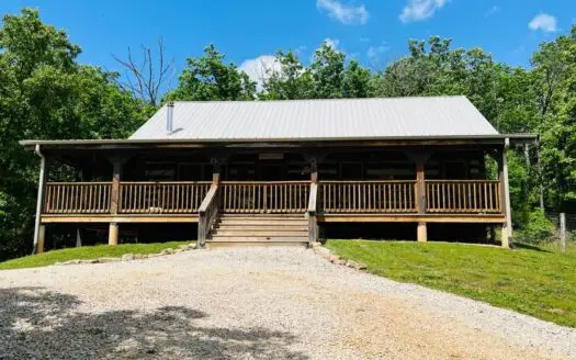 BEAUTIFUL CABIN ON 30 m/l ACRES IN EMINENCE MISSOURI