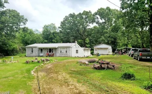 Country home with acreage in Southeast Missouri Ozark Foothills
