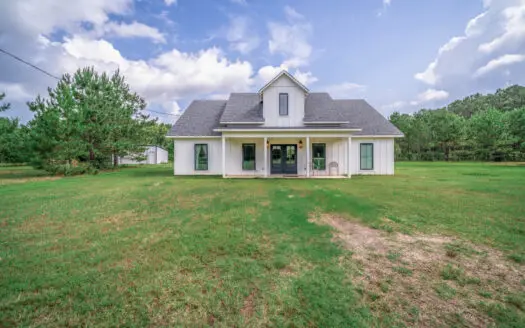 Modern Farmhouse on 60+/- Acres in Carthage, Texas