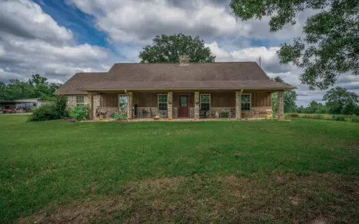 Country Home For Sale in Winona, Texas