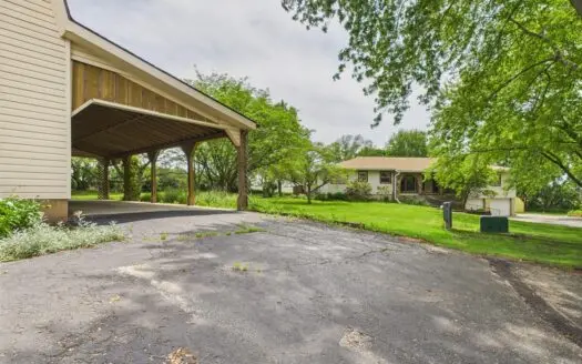 Acreage with a Story:Sunrise Views, Studio Space & Room to Thrive