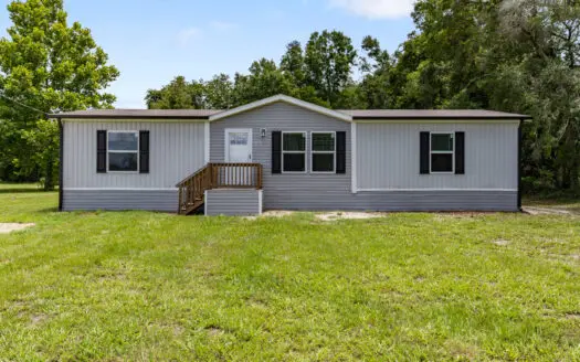 MOVE IN READY!–Brand New 3 Bedroom Home Near Chiefland Florida