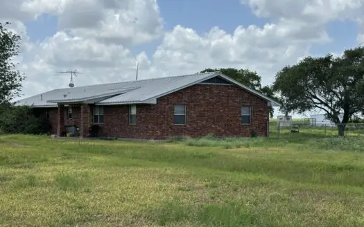 Open floor plan! 3Bed Room 2 Bath Brick Home 2-Car Garage 2 acres