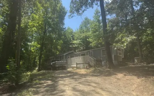 17 acres with 6 mobile homes in East hall
