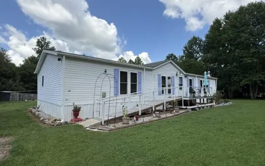 Tennessee Country Home for Sale — 3 Beds, 11.81 +/- Acres