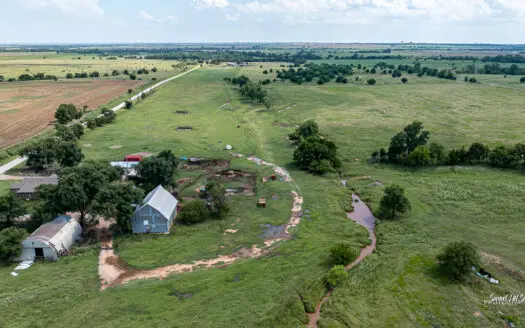 Country Living close to town. 79 acres mol with Mobile home