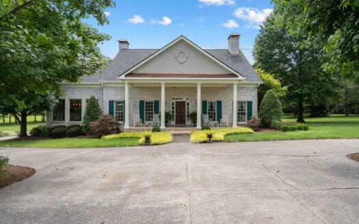 Southern Elegance Meets Modern Comfort in Bear Creek Farms