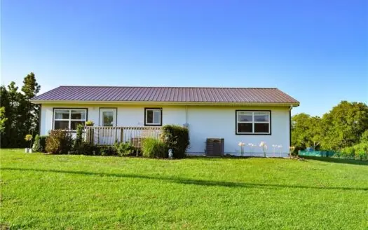 38-acre Country Home in Maysville