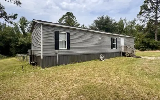 Beautiful Home on 10 Wooded Acres For Sale in Jennings, FL