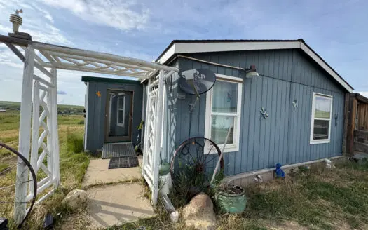 Charming Country Home on 7.75 Acres – Hilger, MT