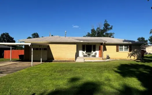 Charming 2 Bed, 2 Bath with Sunroom Overlooking Peaceful Pasture