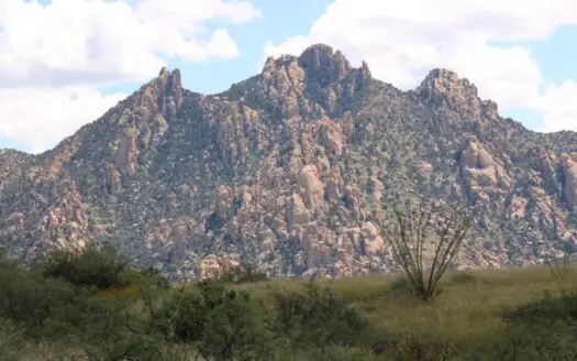 Desert Property with a WELL and stunning 360 panoramic views