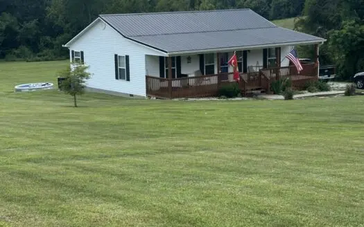 Charming Country Home on 2.83 Acres – Updated & Move-In Ready!