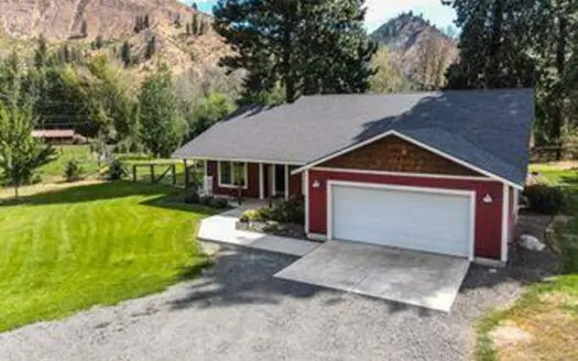Naches, WA Country Home For Sale