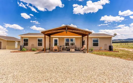 Country Oasis 360 Degree Mountain view Home