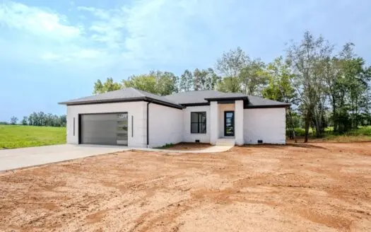 4 bedroom 2 bath New Construction Home for Sale in Loretto TN