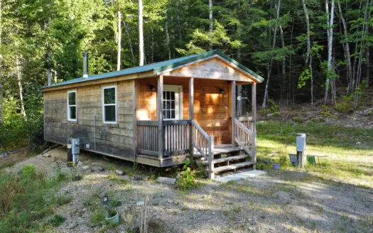 Charming Tiny Home on 1 Acre in Lincoln, ME