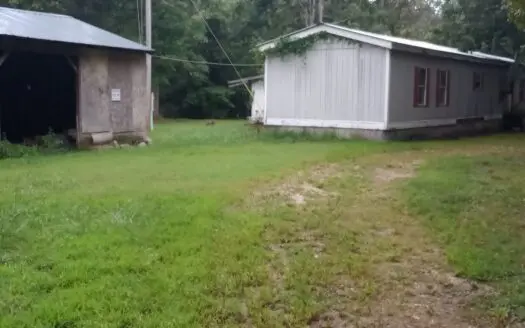 Country Home on 7.45 Acres For Sale in Huntsville, AR