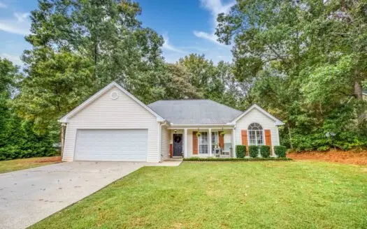 Charming Ranch Home on 1.2 Acres – Your Private Oasis Awaits!