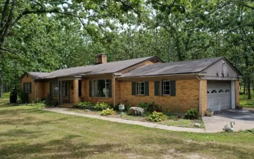 Country Home With Acreage For Sale in Salem, Missouri!