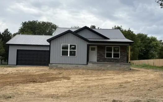 Country Home for Sale in Lewis County, Tennessee