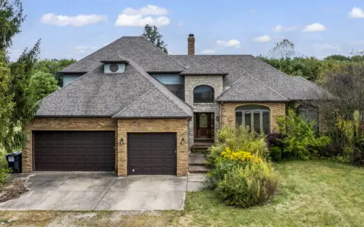 Big Walnut Schools | 4 Bed Home on 3 Acres with Walk-Up Basement