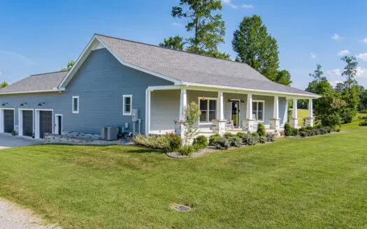 Discover Your Dream Lakefront Retreat in Byrdstown, TN