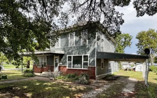 Roomy 3 Bedroom, 2.5 Bath home on Corner Lot near a Park