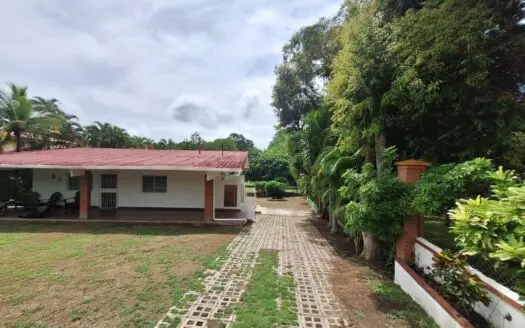 House in Playa Corona with large land
