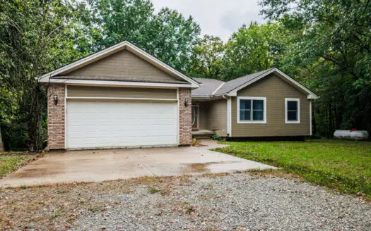 Rare Find – Country Home On 10 Acres For Sale!