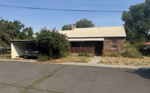 Eastern Oregon Four Bedroom Home in Town