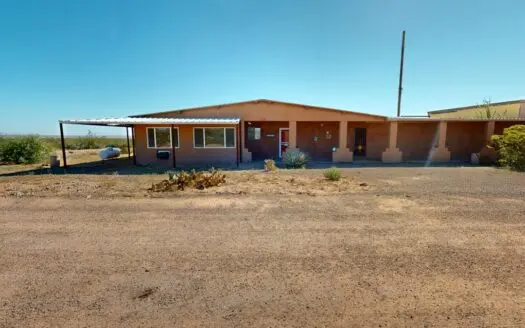 Charming Ranch Home with Stunning Mountain Views in Deming NM