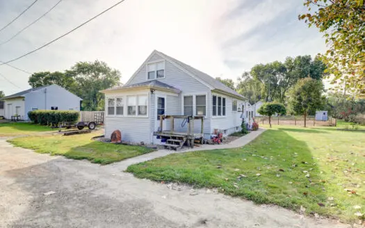 Two bedroom House and Large Lot For Sale in Sterling, IL
