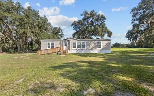 Home on 16 Acres in Chiefland, FL