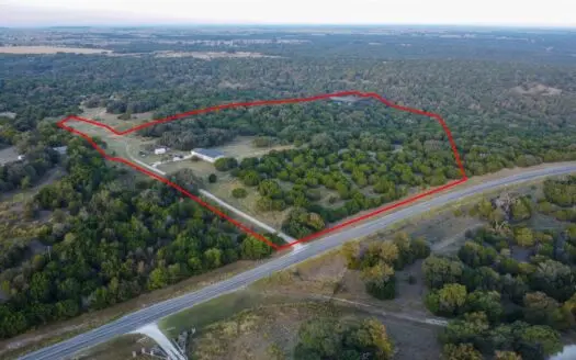 44-Acre TX Hunting Getaway – Arrowheads, Ponds, Creeks, & Caves