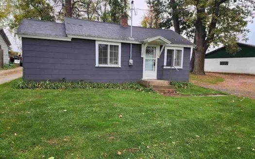 Home Across From Bear Lake in Manawa WI For Sale