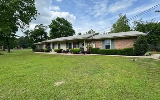 Residential Home in Hughes Springs For Sale