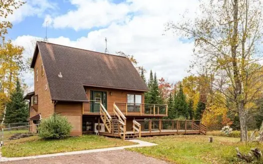 2+ Bedroom Home on 5 Acres Near Net Lake For Sale in Holyoke MN