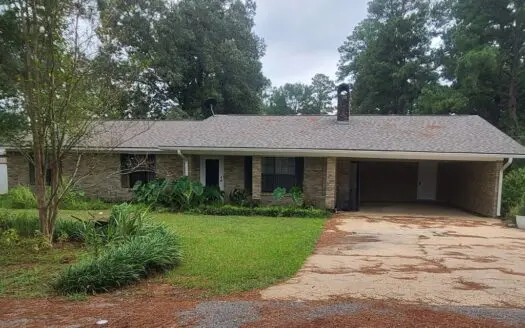 Country Home in Columbia LA For Sale