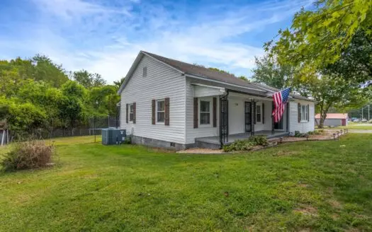 Country Home for Sale in Maury County, Tennessee