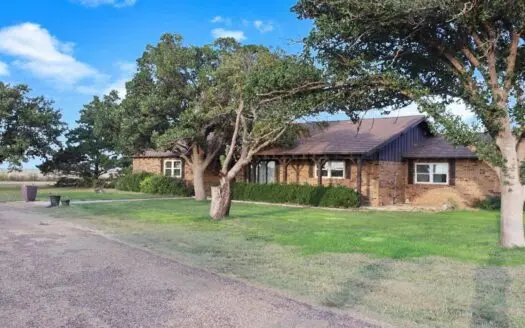 Country Living on 8 Acres – Spacious Home + Shop in Adrian, TX