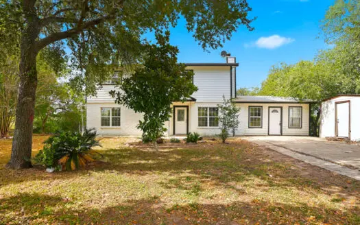 807 NE Frontage Rd, Beeville, TX 78102