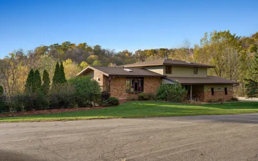 Modern Comfort Meets Scenic Tranquility